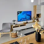 Apartment Van Studio Năvodari