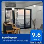 Apartment Van Studio Năvodari