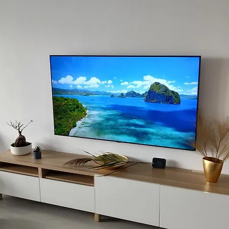 Van Studio